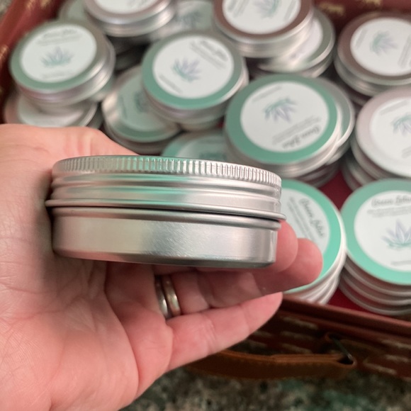 Green Lotus 🪷Cannibas 🌲 - Picture 4 of 5